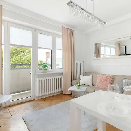 Cozy With A Balcony Near Regan Park By Renters * Gdańsk