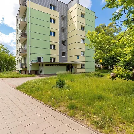 Cozy With A Balcony Near Regan Park By Renters *